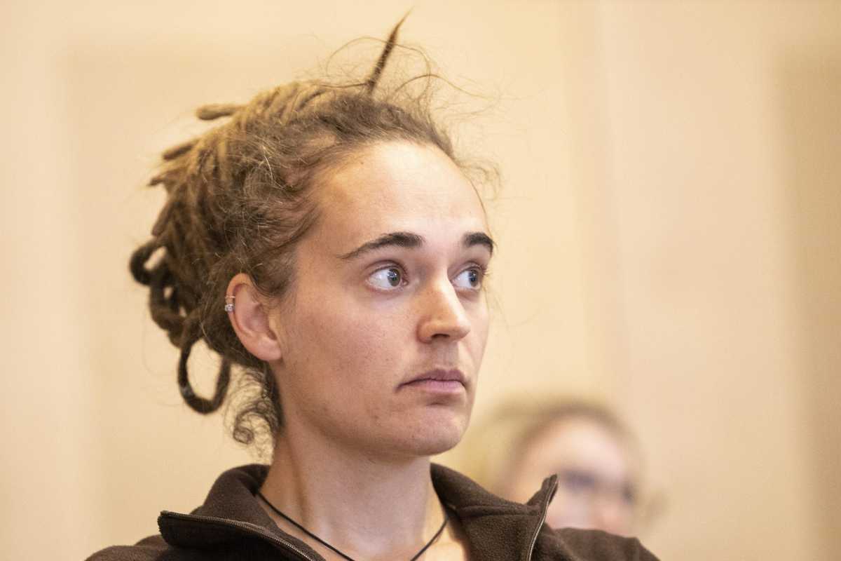 La Rackete fa proseliti: nave Ong tedesca se ne frega delle autorità italiane