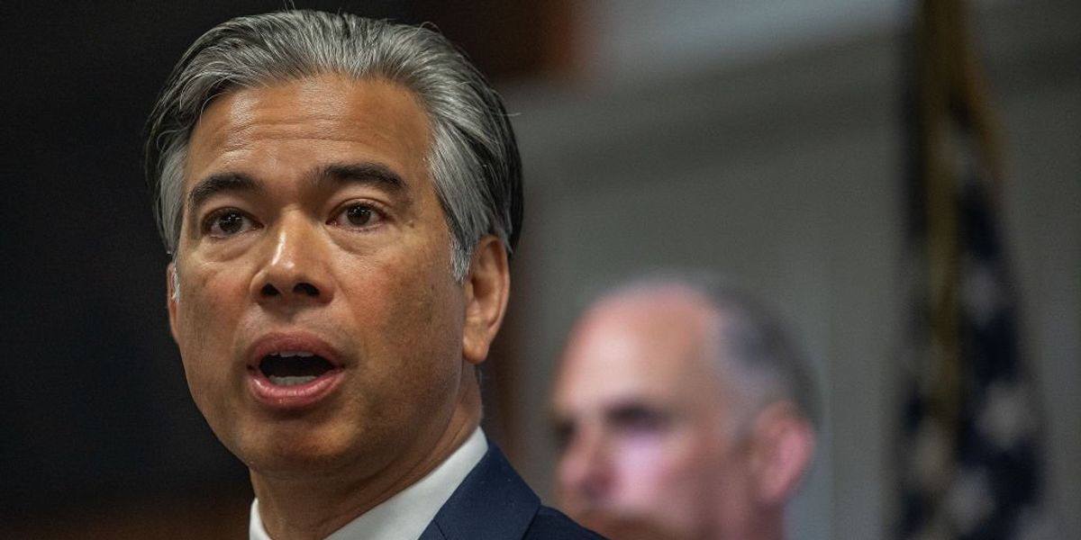 NextImg:'Immoral': California officials upset after 16 migrants flown on private jet, dropped off at Sacramento diocese