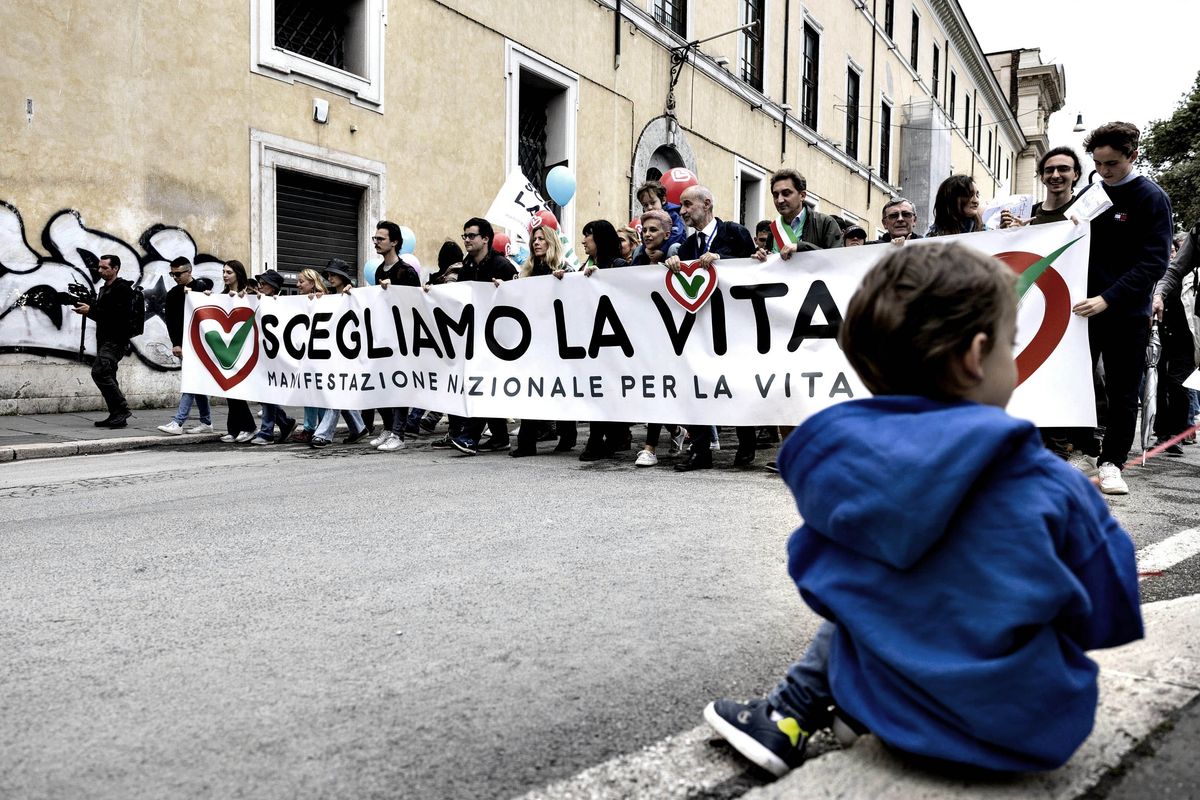 Manifestazione in difesa della vita: c’era tanta gente ma non la sinistra