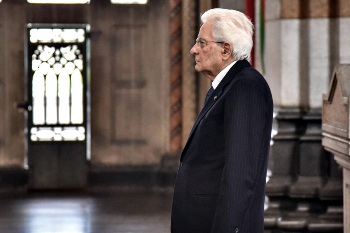 Mattarella usa la penna di Manzoni per «correggere» il centrodestra