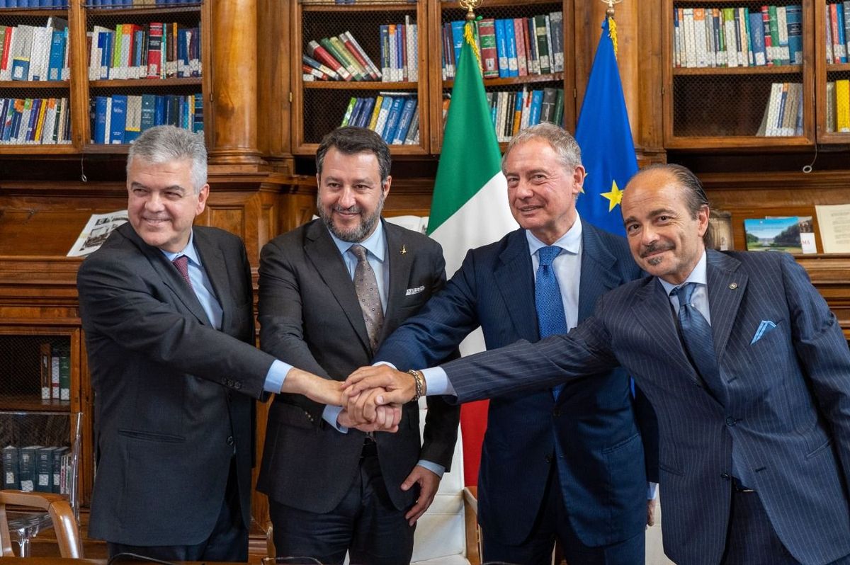 Accordo tra governo e Ferrovie dello Stato per diffondere fibra e 5G in tutto il Paese