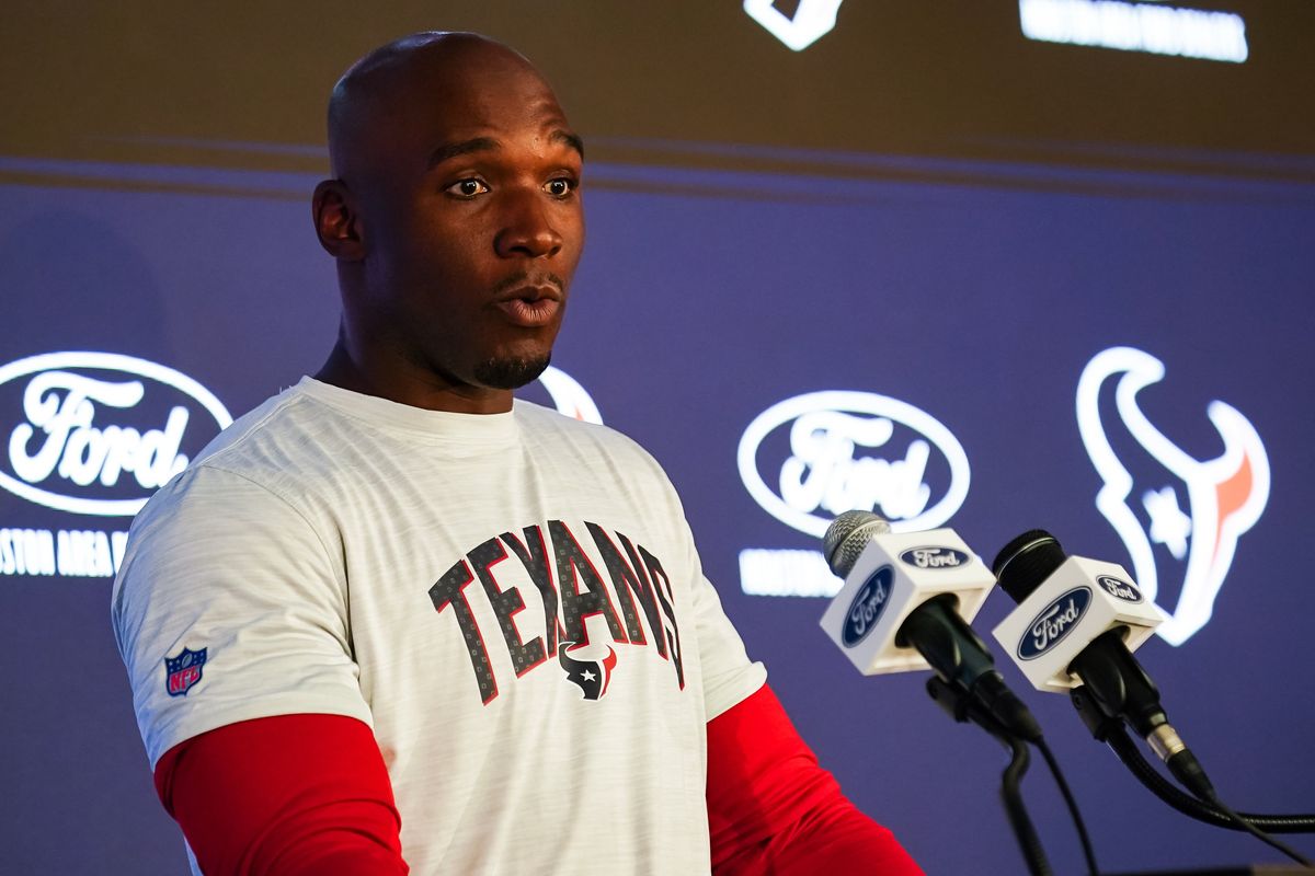 It sure sounds like Jadeveon Clowney is a good fit for DeMeco's defense
