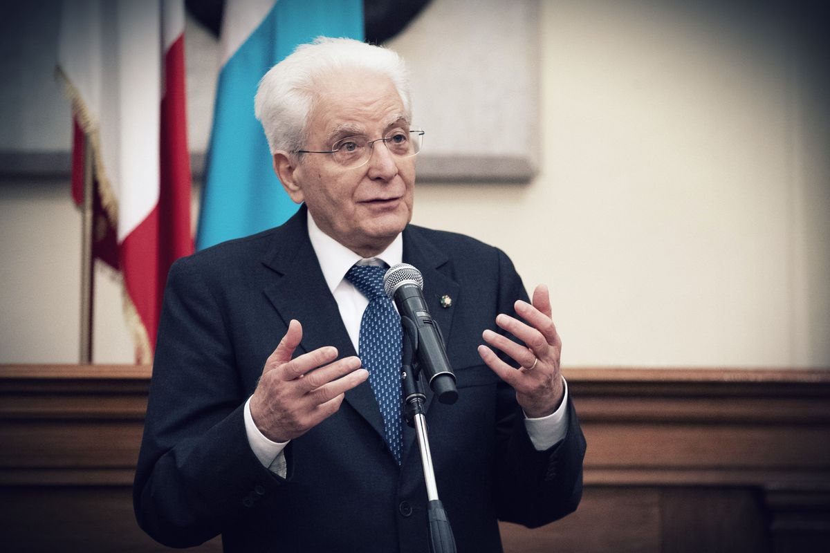 Meloni a Tunisi, Mattarella a Parigi. Rischio cortocircuito diplomatico