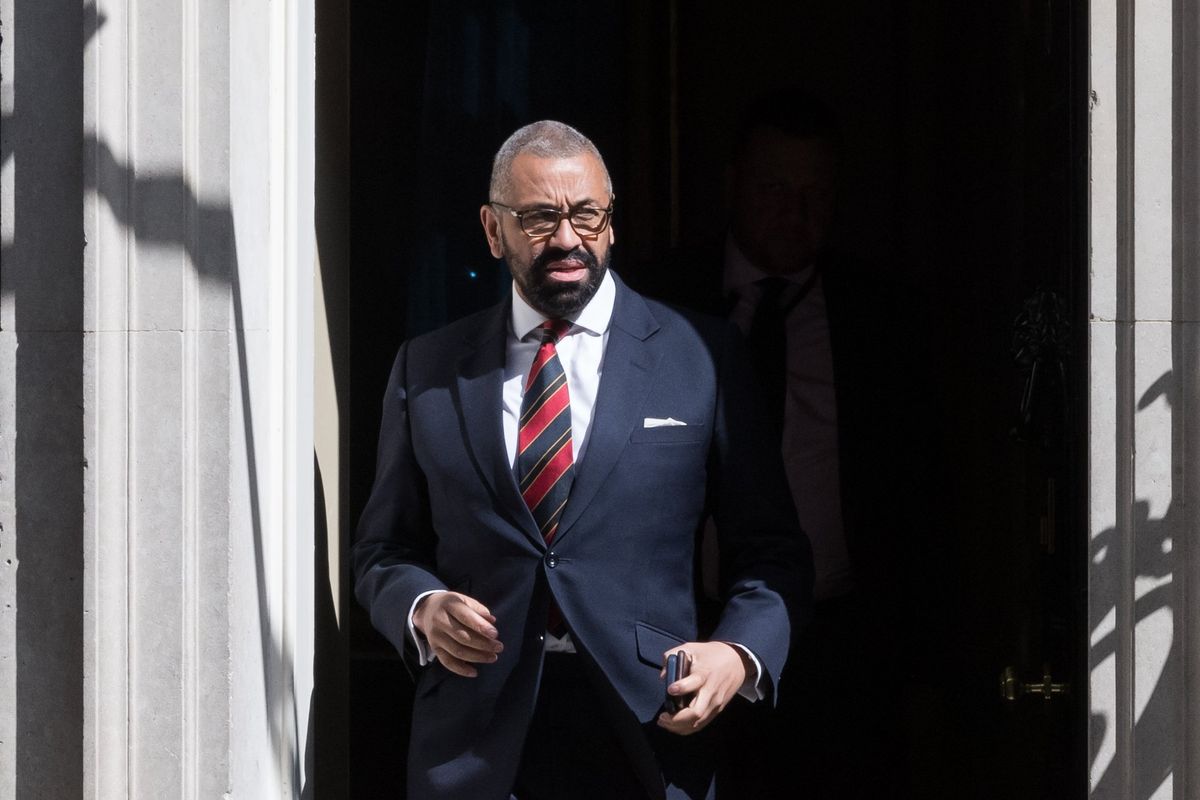 Sulla missione di pace di Zuppi a Kiev piomba il falco britannico Cleverly