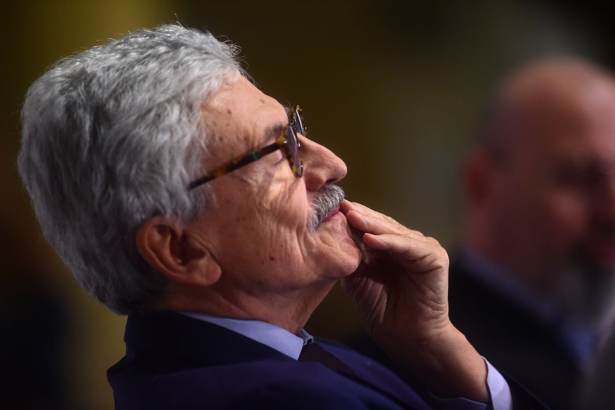 Armi alla Colombia, D’Alema indagato