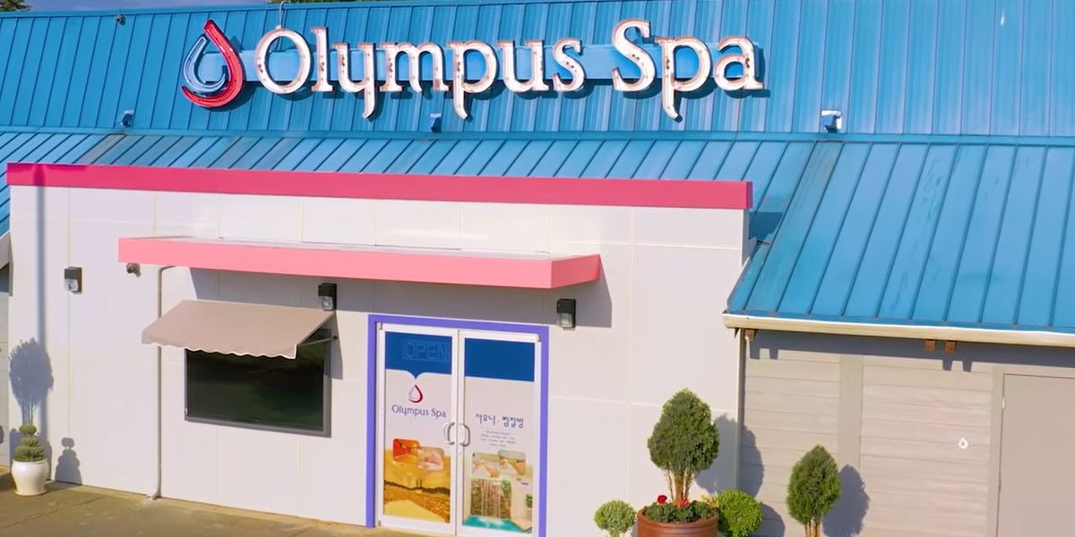 Washington judge forces Christian-owned women's spa where nudity is compulsory to admit transvestites with intact male genitalia