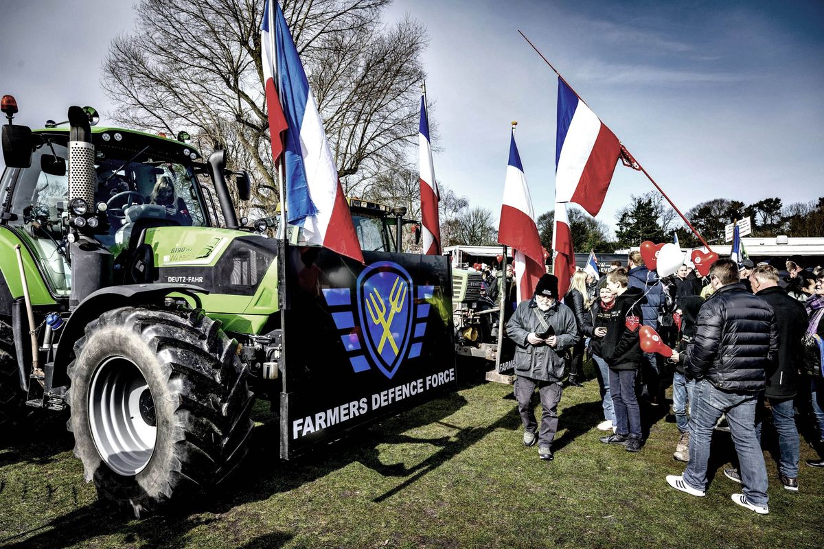 Il green minaccia campi e bestiame. Contadini in rivolta in mezza Europa