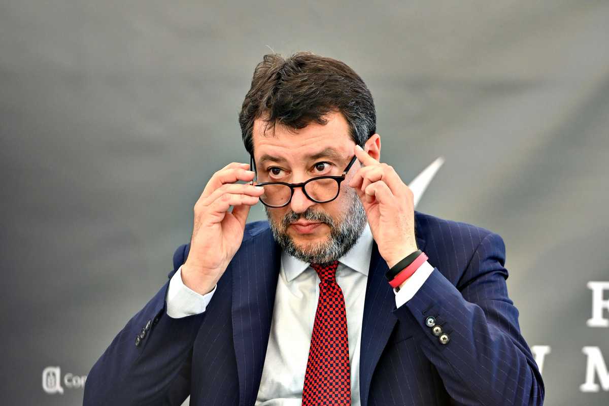 Salvini vuol stanare il Ppe: «Basta ammucchiate in Ue. O con noi o coi socialisti»
