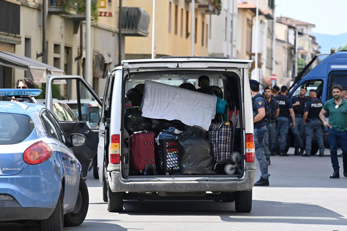 Per ripulire il covo dei clandestiniè servito il rapimento di una bimba