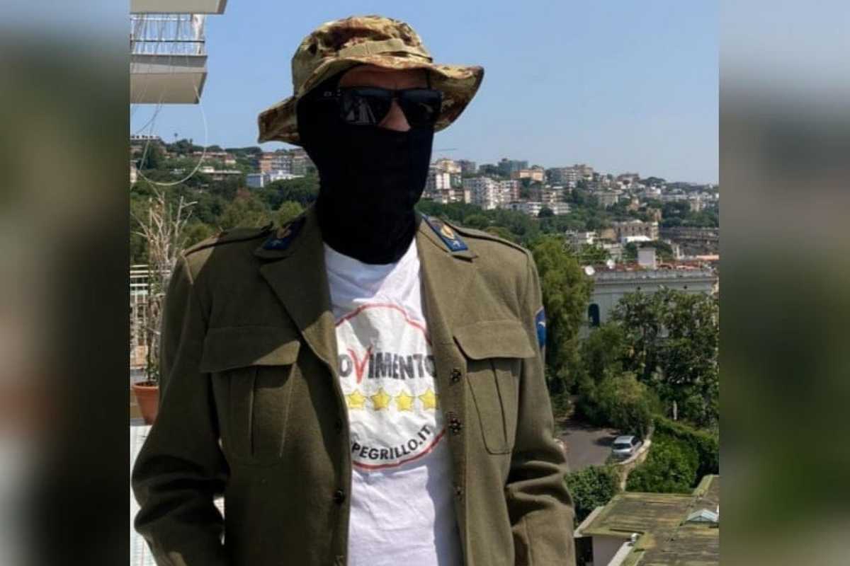 Grillo con le brigate difende
il reddito