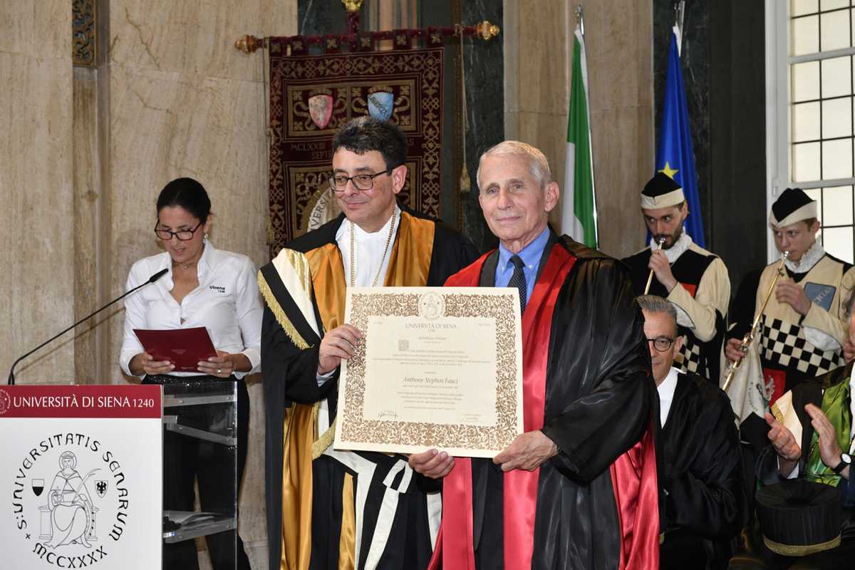Fauci a Siena celebra la scienza che fa da spalla alla politica, come in pandemia