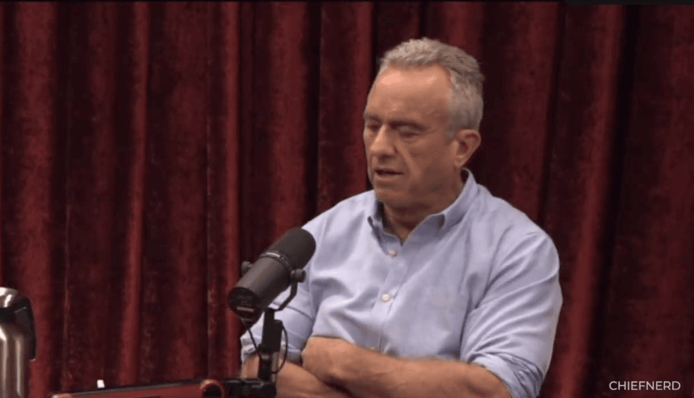 Joe Rogan Challenges Actual Medical Expert To Crazy Talk Contest With Robert Kennedy Jr. Joe Rogan Challenges Actual Medical Expert To Crazy Talk Contest With Robert Kennedy Jr.