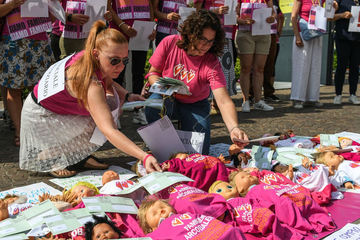 Coppie gay, finisce il far west creato dai sindaci di sinistra