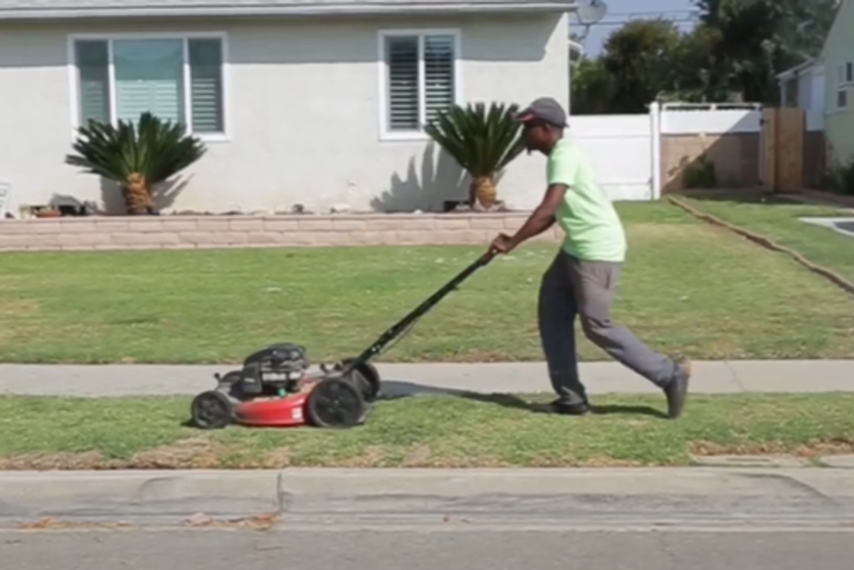 11-year-olds mowed 50 lawns for free so 'The Lawnmower Man' gave them new gear to start a business Img
