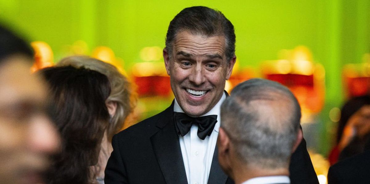 NextImg:Dem senator laughs off Hunter Biden attending state dinner 2 days after plea deal: 'That's a separate thing'