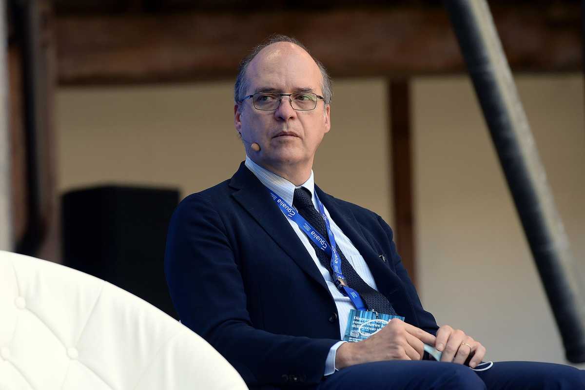 Il conflitto d’interessi di Magrini: con l’Aifa finanziò un suo progetto