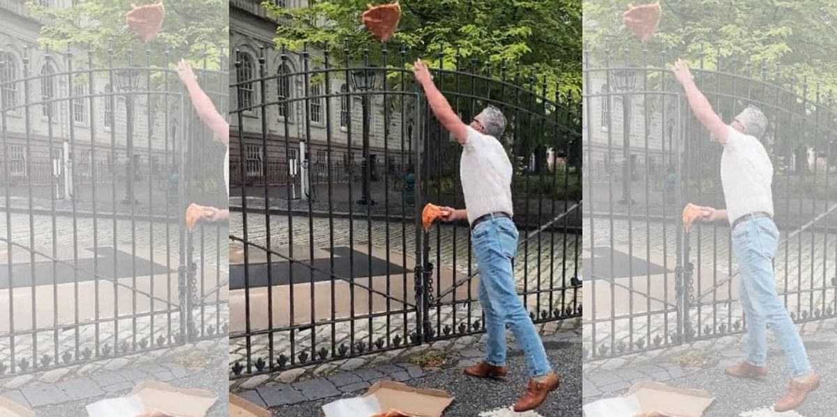 NextImg:'Give us pizza or give us death': Man goes viral for protest against NYC's new climate rules targeting pizza shops