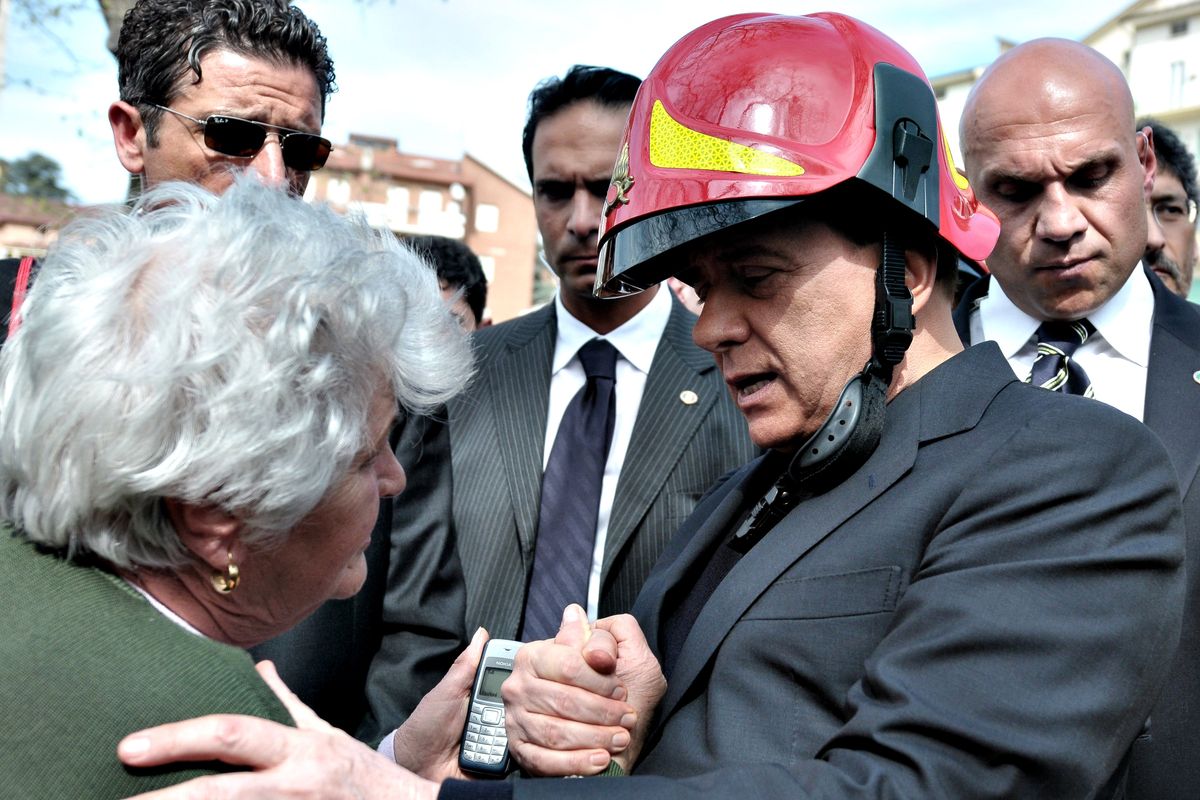 Dai rifiuti al sisma. Nelle emergenze l’ex premier diede lezioni al mondo