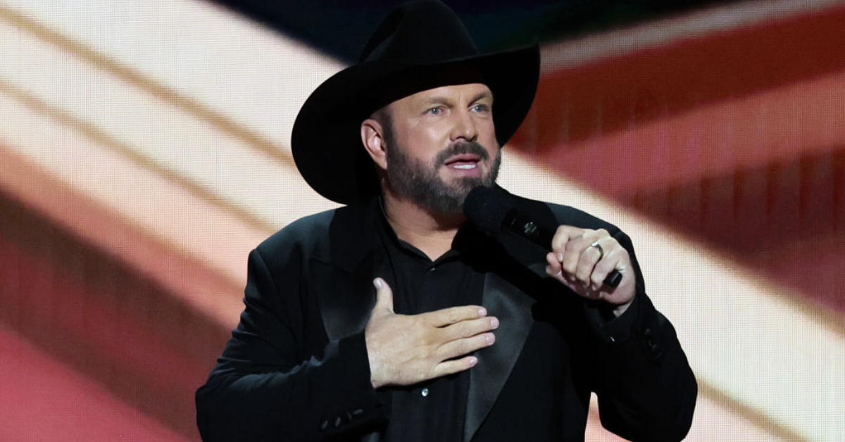 Garth Brooks Dismisses Backlash To Bud Light At His Bar VIDEO Comic