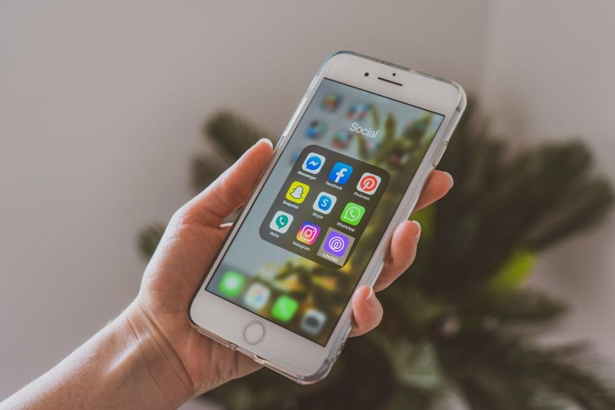 Life360; tracking apps; teens; parenting; young adults