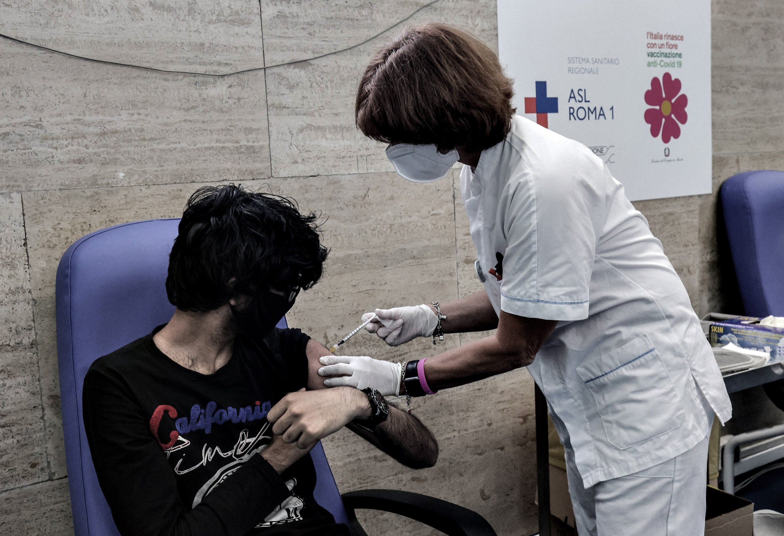 Fior di studi ormai indagano danni al cervello e al Dna in seguito alle vaccinazioni