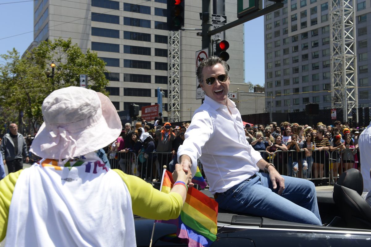 La California inventa l’infertilità gay così potrà garantire l’utero in affitto