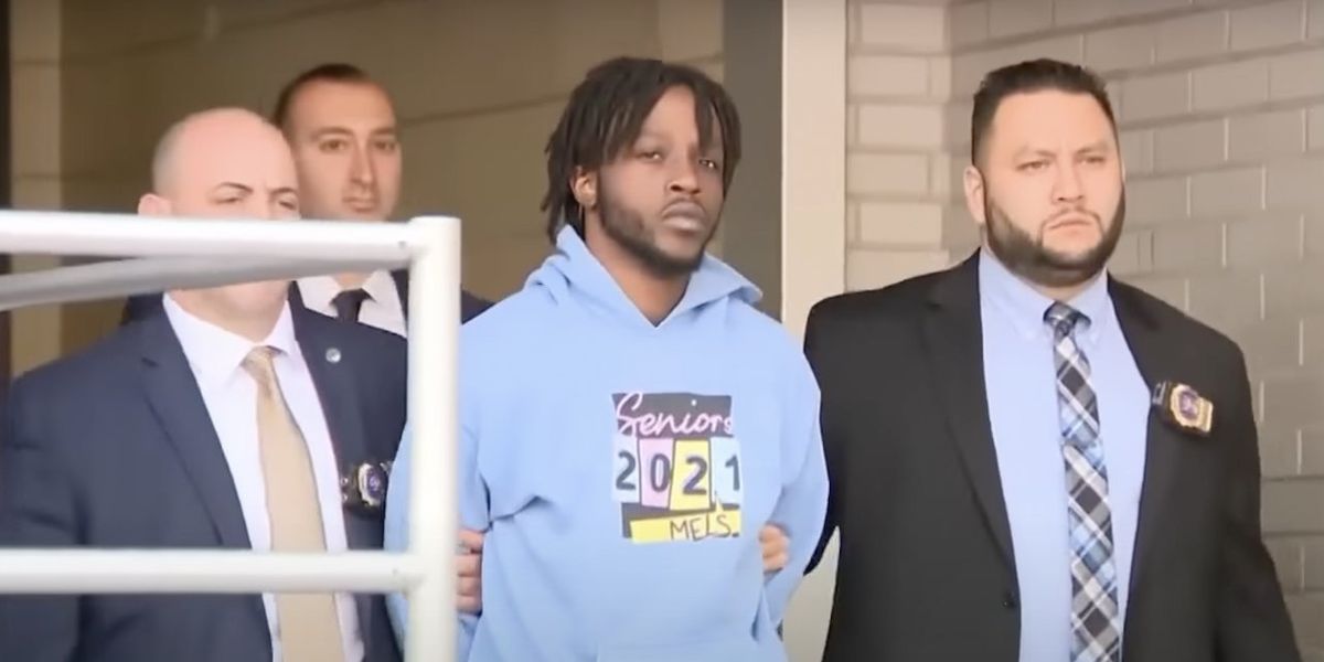 Man accused of fatally stabbing ex-con on subway train says he acted in self-defense; ex-con allegedly hit accused in face amid argument before pair wrestled on floor