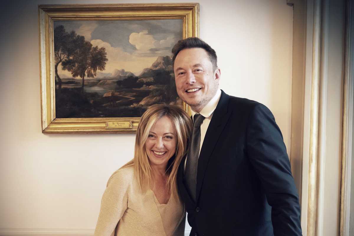 Guru agli opposti: Gates in Cina, Musk da noi