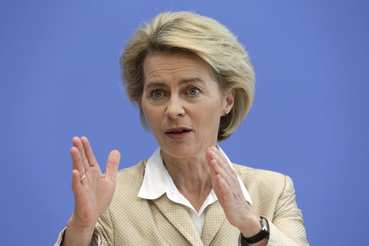 La Von der Leyen ha paura del voto e spende il doppio in comunicazione