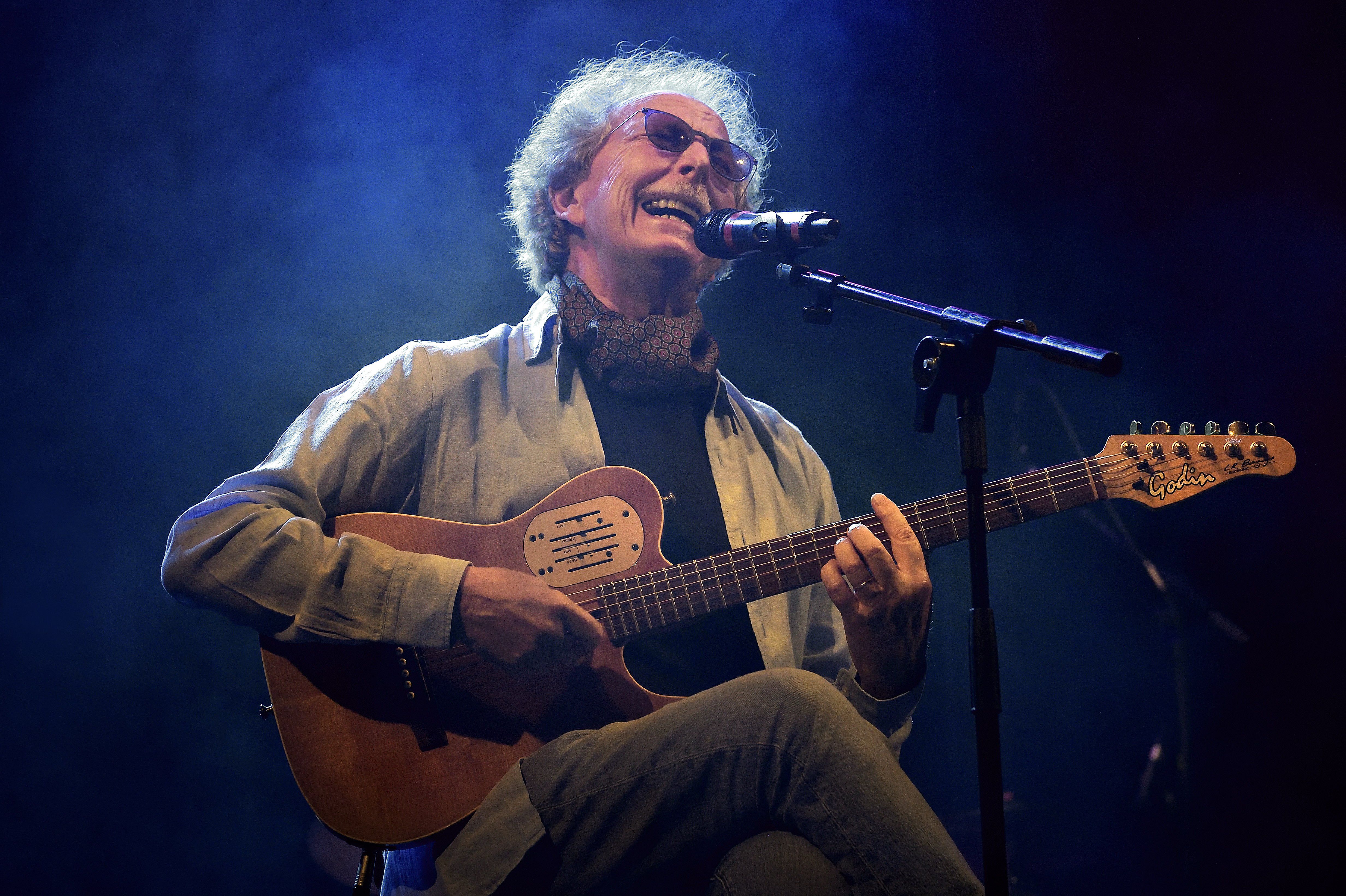 «Una canzone può salvare una vita. La mia Milano? È peggio di prima»