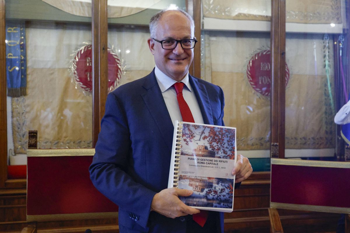 Roghi di rifiuti: le promesse di Gualtieri in fumo a Roma