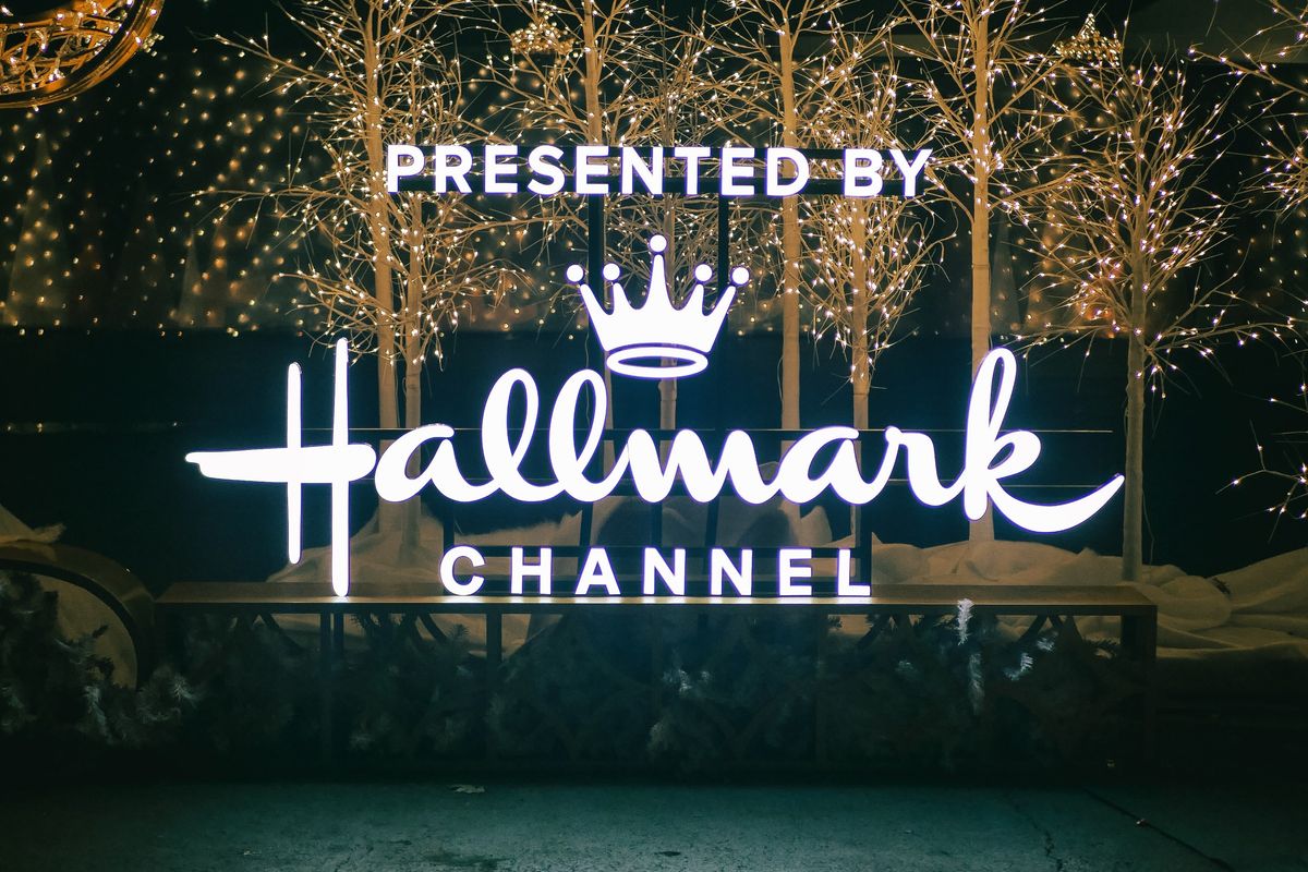 It's Time For Hallmark Channel To Make Some Shlocky LGBTQ+ Christmas Movies, Too