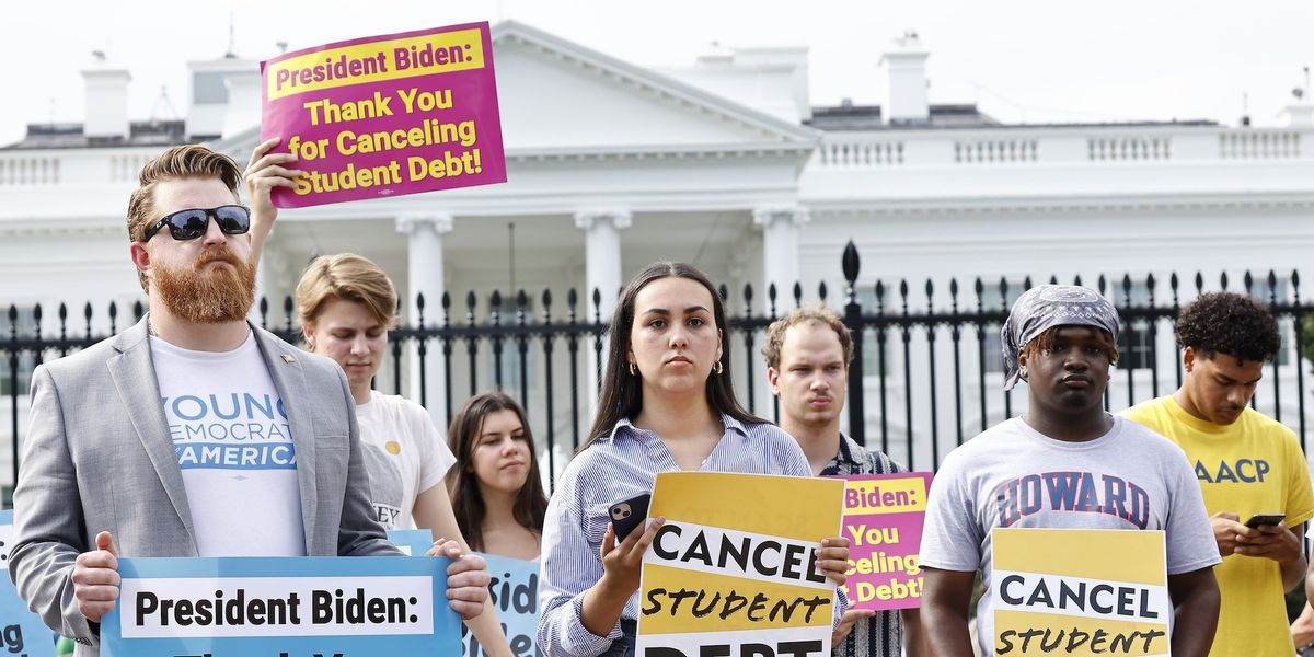 NextImg:Forbes offers sympathetic portrayal of man with $177K in student loan debt for an anthropology degree, and both get roasted online