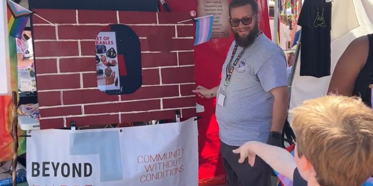 LGBT activists encourage children to throw bricks at effigies of Republicans and Supreme Court justices at Seattle Pride parade
