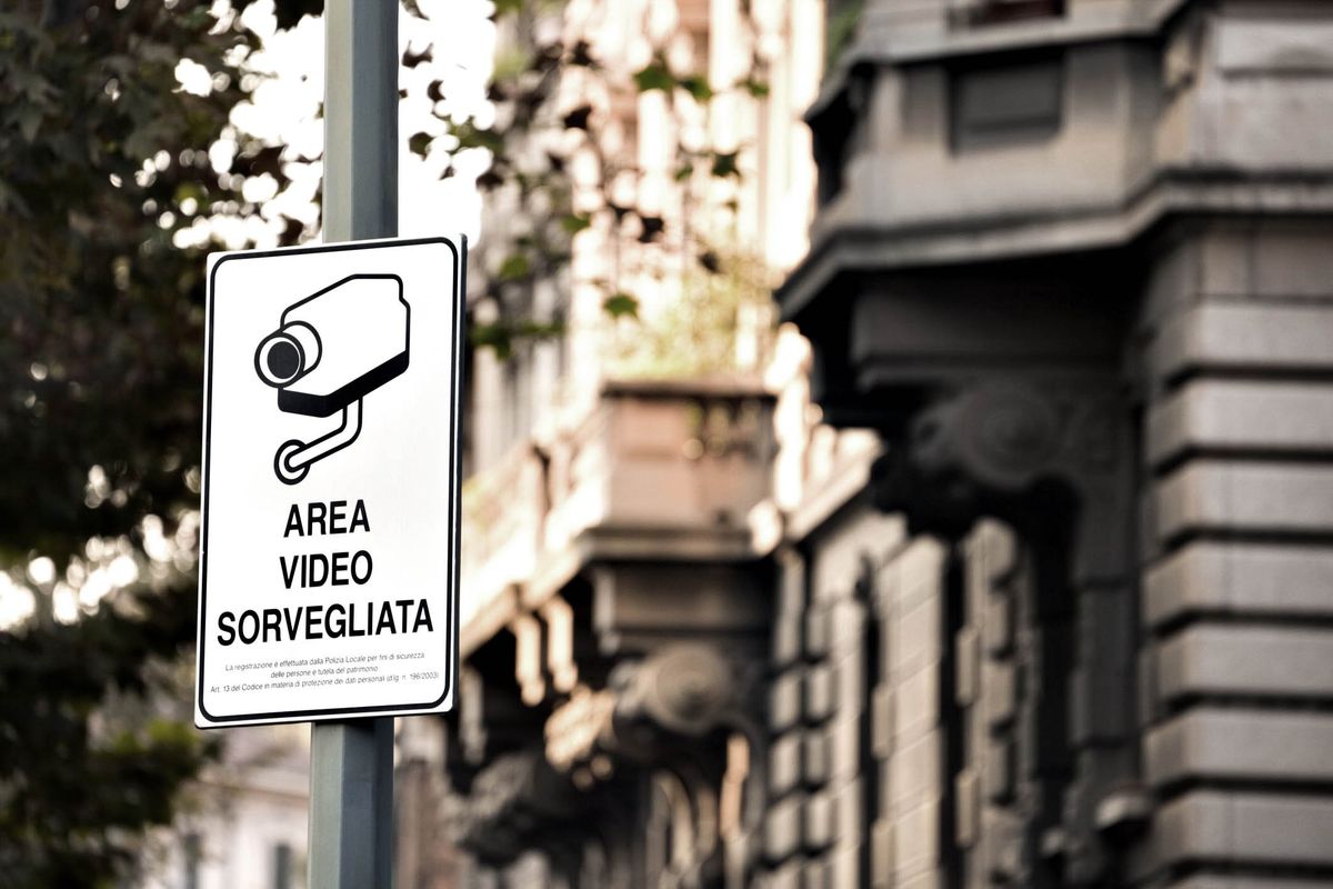 Altra bimba rischia il rapimento a Milano. Fuori uso da anni le telecamere di Sala