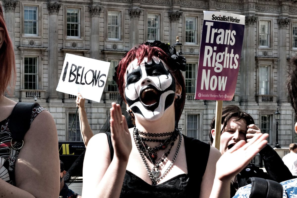 Regno Unito sempre più spaccato sui trans