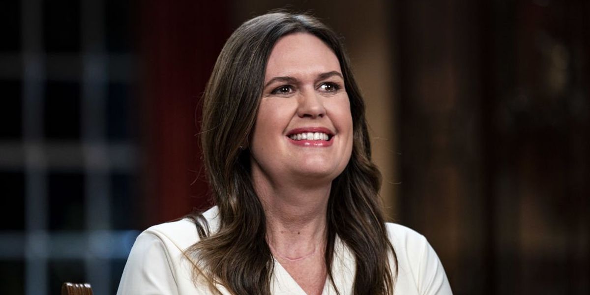 Sarah Huckabee Sanders refuses to remove her kids' cross-themed chalk drawing at the governor's mansion