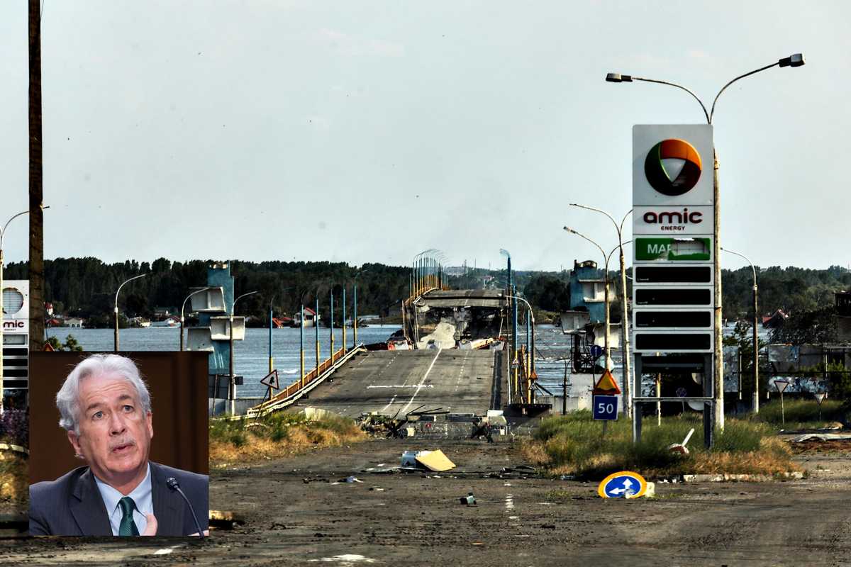 Viaggio segreto della Cia in Ucraina. E Mosca butta giù il ponte di Kherson