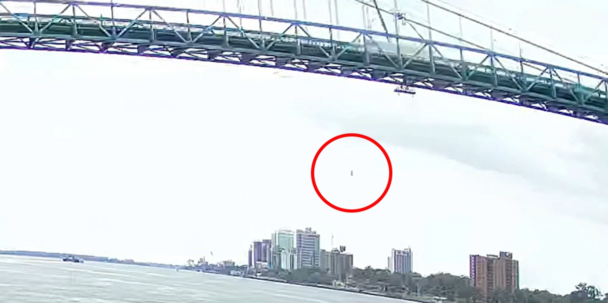 Video: Bridge worker falls over 150 feet and survives, breaking half his ribs and fracturing his face