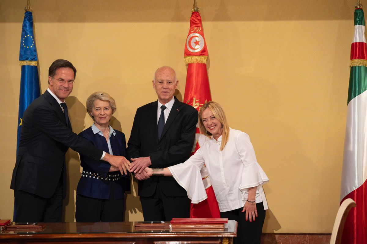 Europa e Usa: le spine degli accordi di Tunisi