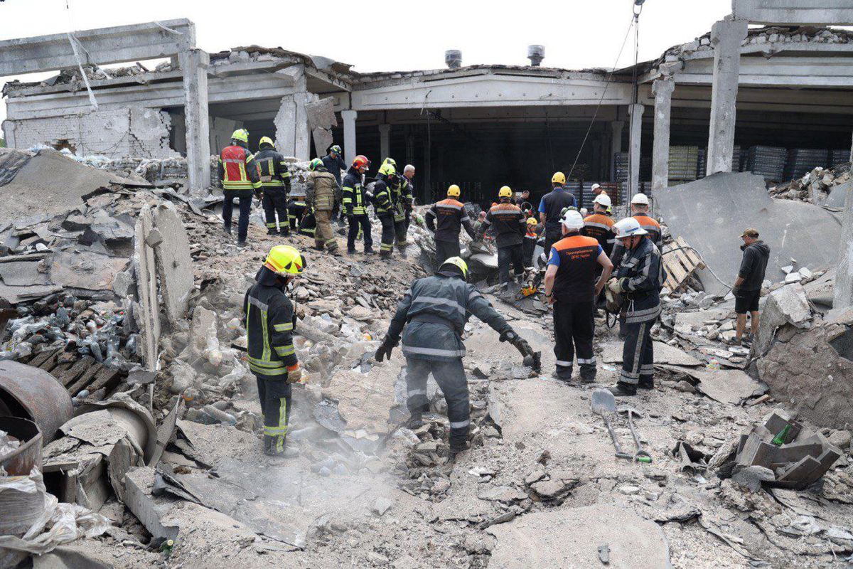 Il fronte pro Ucraina diviso sulle bombe a grappolo. Anche la Meloni si è defilata