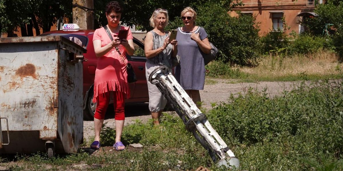 NextImg:RFK Jr. blasts Biden for sending cluster bombs to Ukraine; White House previously said use of controversial munitions would be a war crime