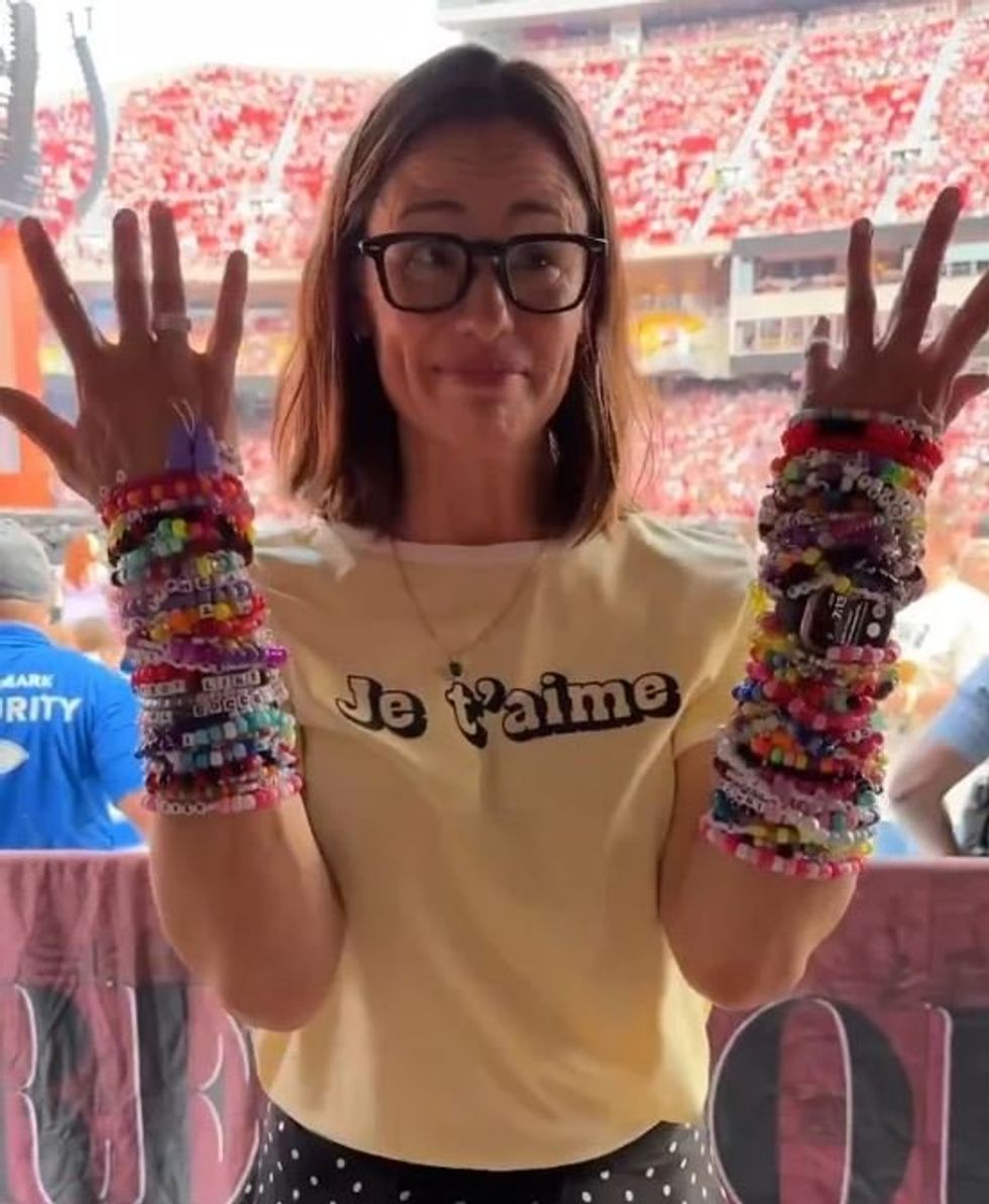 Jennifer Garner friendship bracelets