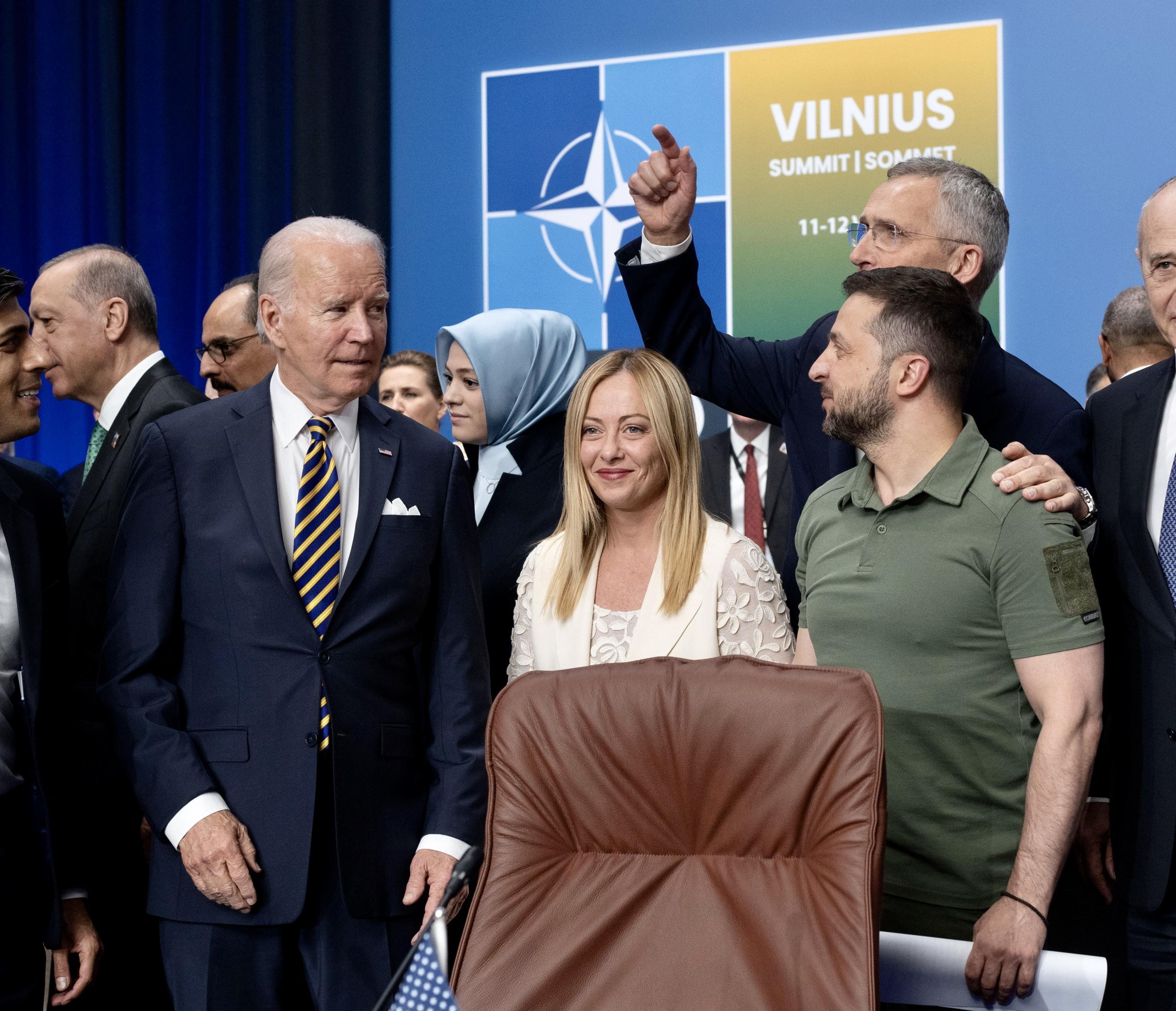 Kiev molla la presa: «Nella Nato a fine guerra»