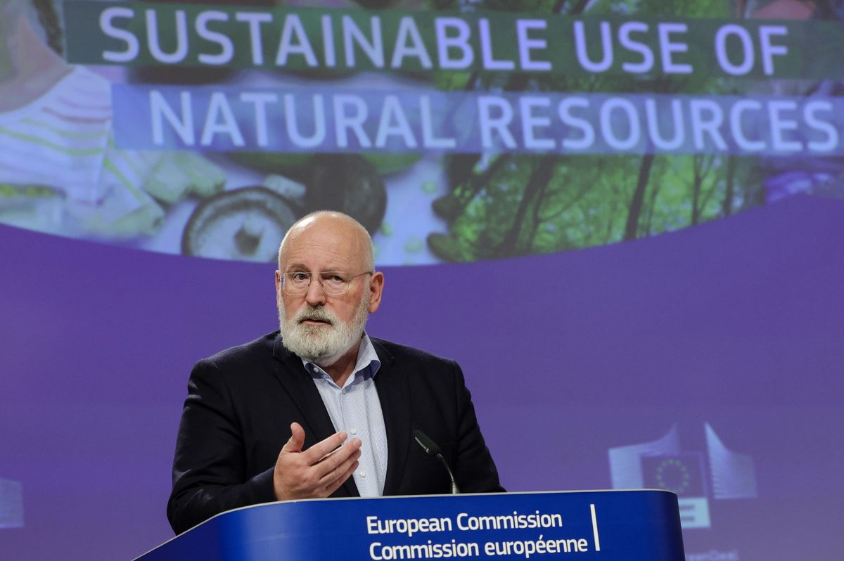 Timmermans alza subito il tiro: «Emissioni zero prima del 2050»