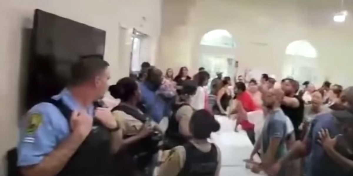 NextImg:VIDEO: Florida residents say HOA board called police on them after they objected to monthly fee hike
