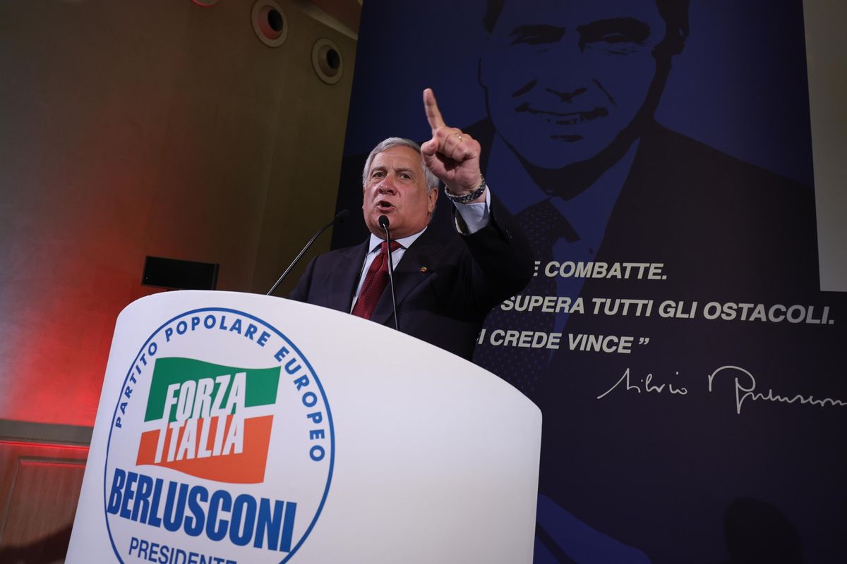 Tutti d’accordo su Tajani segretario. I Berlusconi: «Difendete la libertà»