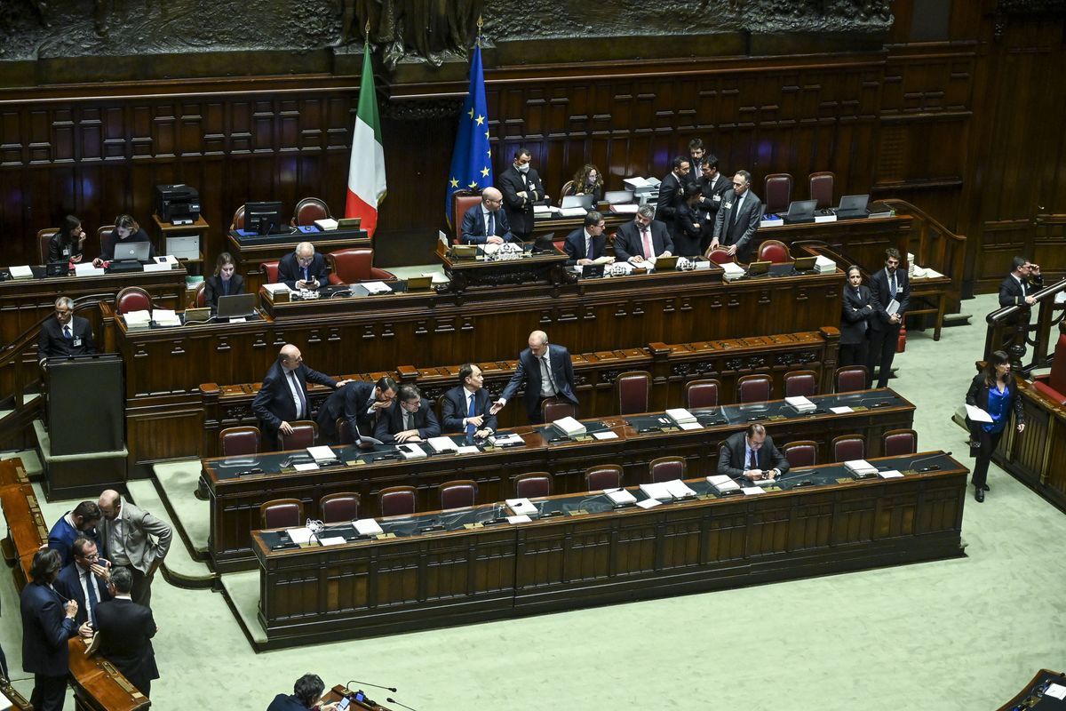 Il governo blinda la riforma delle tasse, in Aula va l’autonomia fiscale delle Regioni