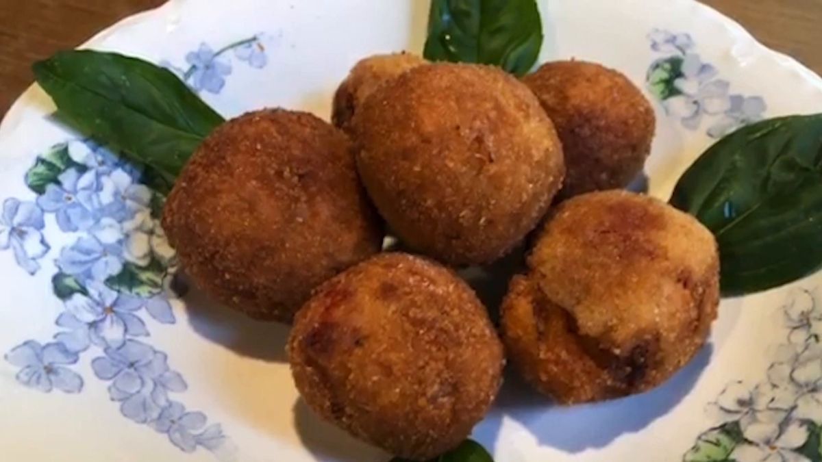 Cuciniamo insieme: crocchette filanti di pappa al pomodoro