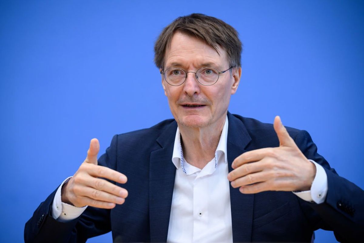 Ministro tedesco fa terrorismo per sabotare il turismo italiano